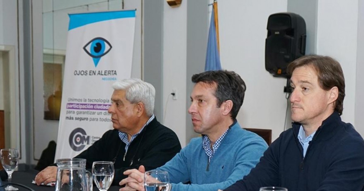 El intendente Arturo Rojas presentó la iniciativa, basada en una app de WhatsApp, que permitirá a los vecinos alertar de forma directa al Centro de Monitoreo ante emergencias o situaciones sospechosas.