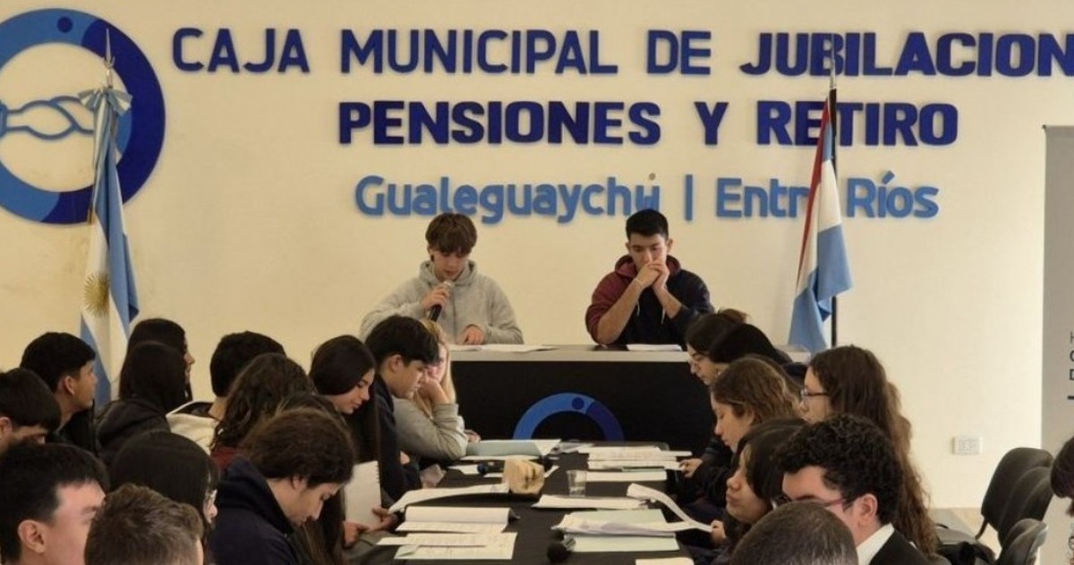 En un encuentro cargado de compromiso ciudadano, alumnos de distintas escuelas debatieron propuestas sobre problemáticas actuales y lograron que ocho proyectos avancen a la próxima sesión.