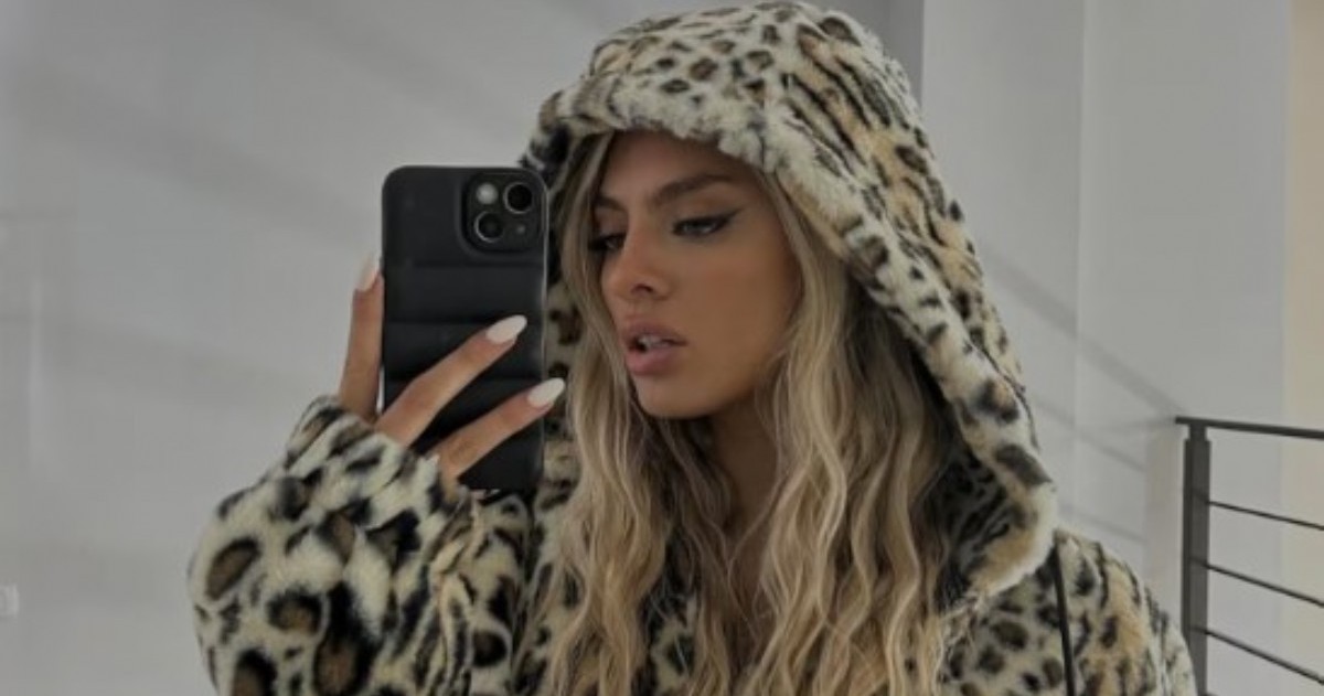 Tiene 24 años, es licenciada en Relaciones Institucionales y creadora de contenido.