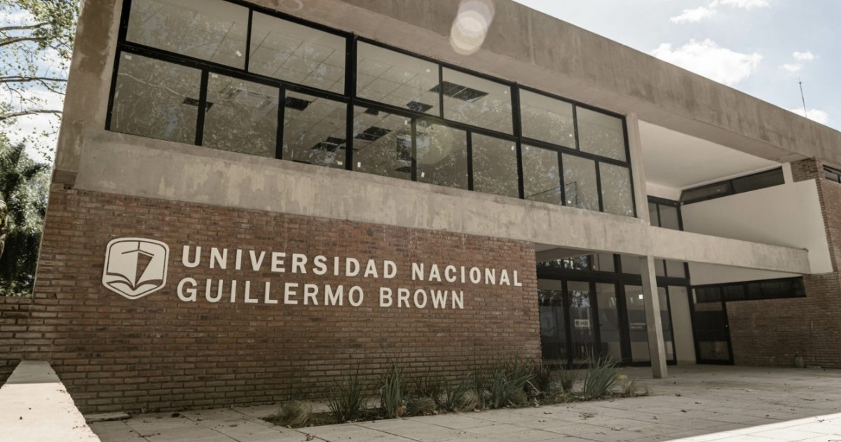 La Universidad Nacional Guillermo Brown celebró un nuevo acto de colación con 45 graduados de distintas carreras.