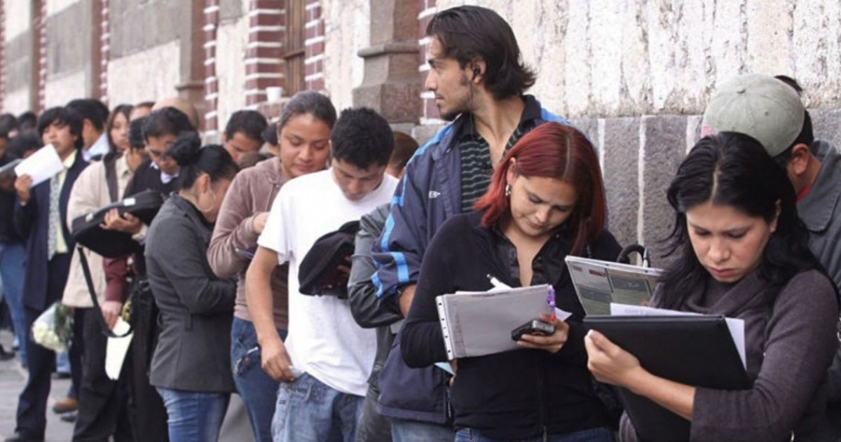 El derrumbe del consumo y la caída de los ingresos aceleran el cierre de empresas en todo el país.