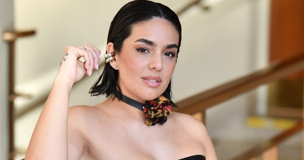 La cantante presentó una nueva versión del clásico de Jenni Rivera y consolida su crecimiento dentro del género regional.