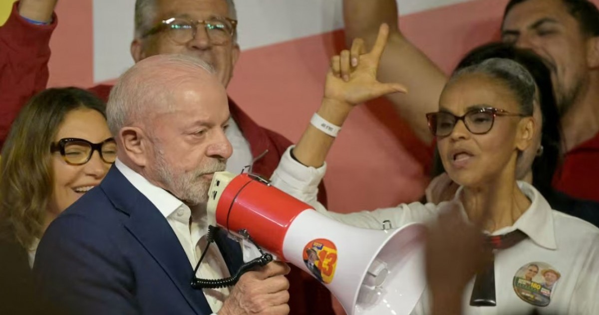 Luiz Inácio Lula da Silva habló después de quedar dos puntos por debajo de Flavio Bolsonaro y ya puso el foco en el balotaje del 25 de octubre.
