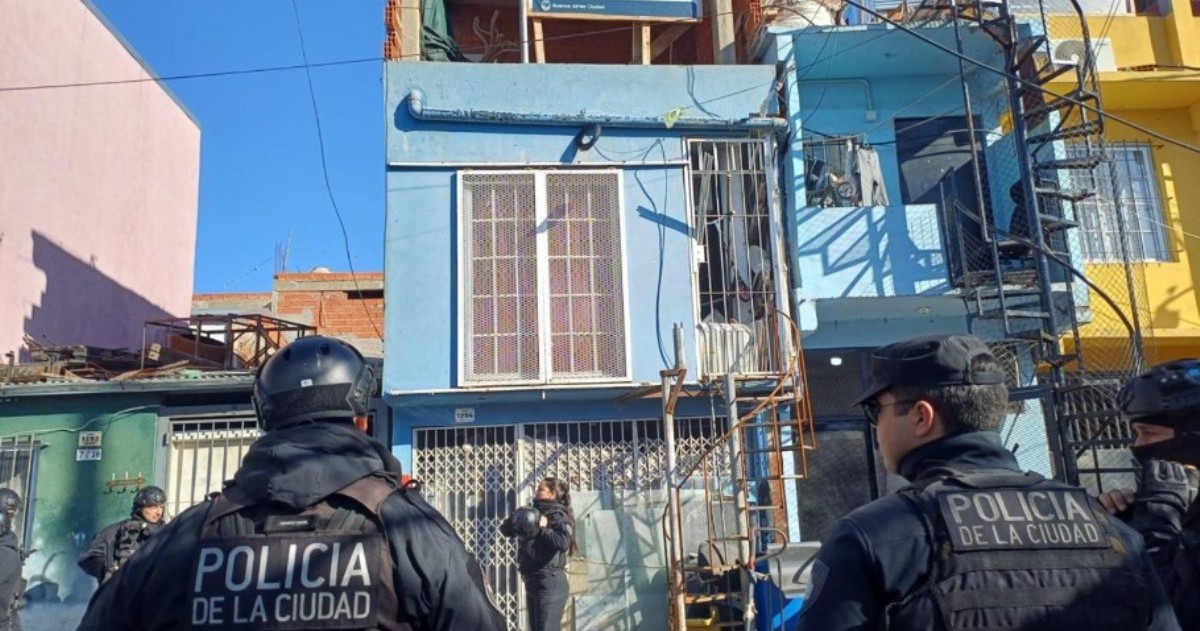 Jorge Macri supervisó el avance del operativo en la Villa 31, donde la Agencia Gubernamental de Control clausuró nuevas construcciones clandestinas.