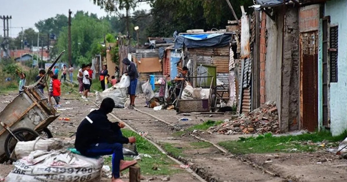 El director del Observatorio de la UCA sostuvo que los datos oficiales no reflejan la capacidad real de consumo y advirtió sobre una pobreza estructural del 25 al 30 por ciento.