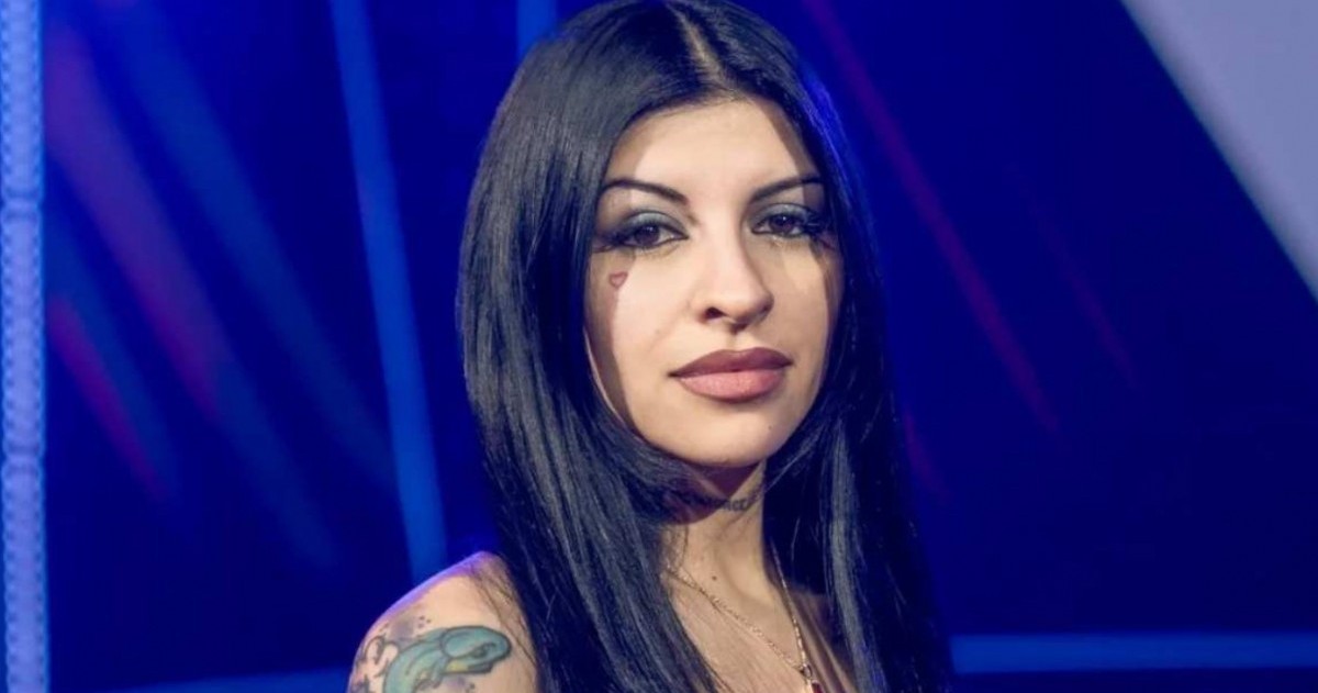 El video incluye el proceso completo del diseño y un relato con frases irónicas que acompañaron el servicio.