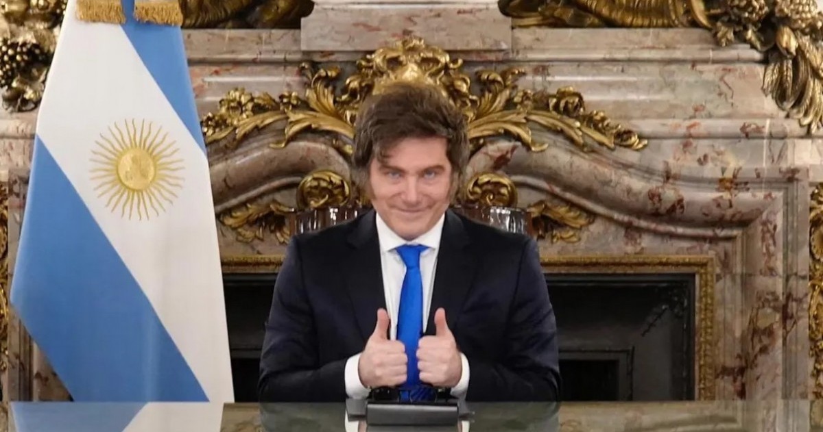 Los abogados Gregorio Dalbón y Valeria Carreras presentaron denuncias penales contra el Presidente por abuso de autoridad e intromisión en la Justicia, luego de que Milei afirmara en televisión que fue él quien decidió la prisión de la expresidenta.