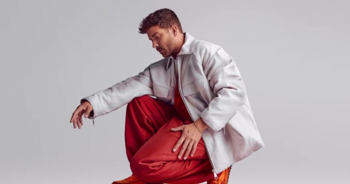 El cantante español y el astro brasileño estrenaron su primera canción juntos, grabada en Lisboa y con videoclip oficial incluido.