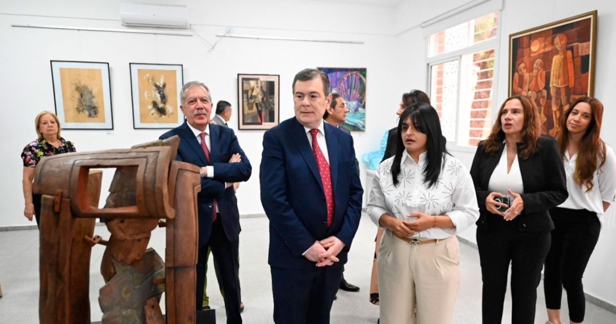 El gobernador presentó la modernización del histórico edificio, que ahora cuenta con espacios refuncionalizados y equipados para una formación artística de excelencia.