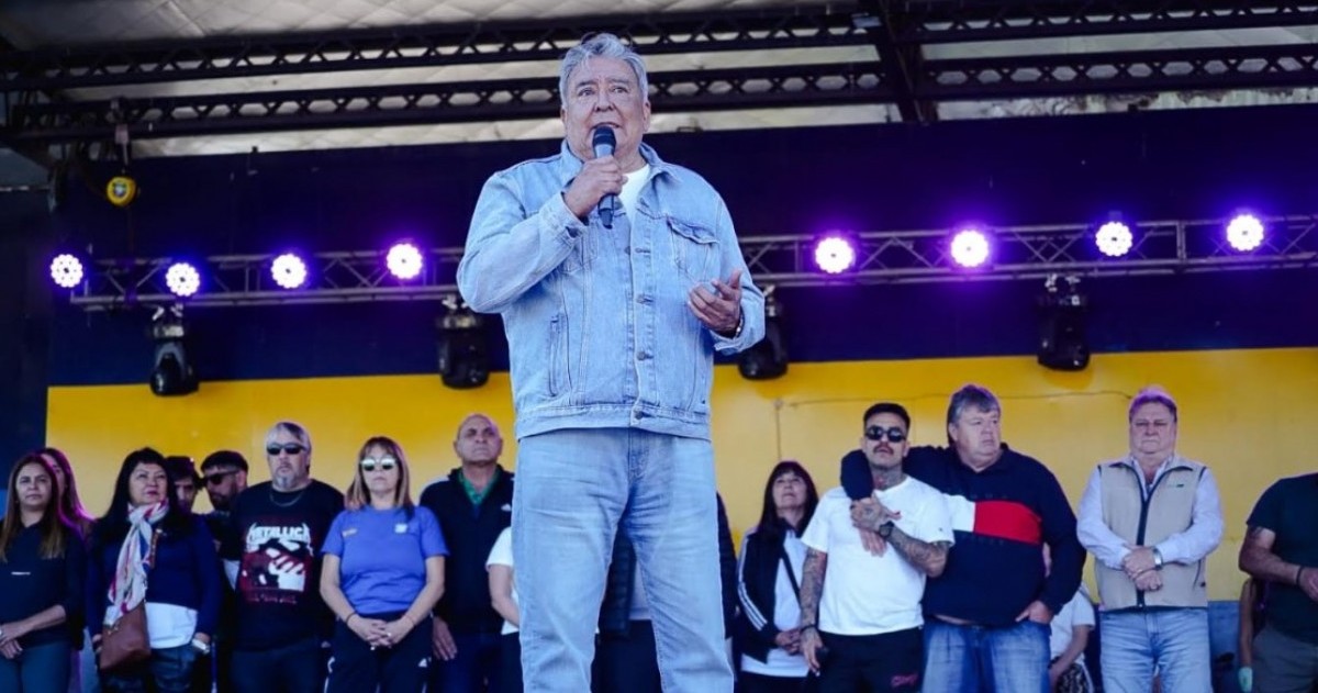 Miles de familias participaron de la jornada organizada por el SEOCA Zona Oeste, que incluyó shows en vivo, sorteos, elección de reyes y anuncios del secretario general, quien ratificó su compromiso en la defensa de los trabajadores.
