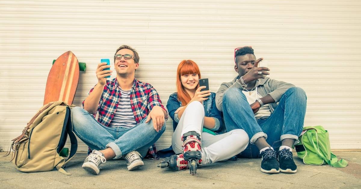 Estudios recientes sostienen que el cerebro sigue madurando hasta los 25 y que los cambios sociales retrasan la independencia plena de los jóvenes.