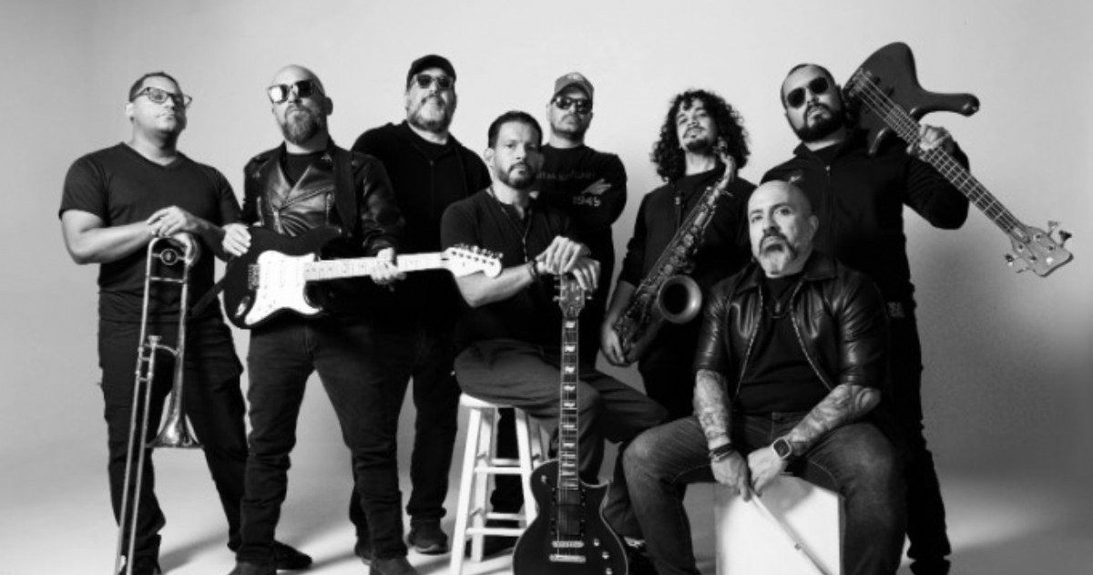 La banda puertorriqueña presenta un nuevo single que celebra la emoción de la música en vivo. Con videoclip grabado en festivales y una gira internacional en marcha, confirman su presencia en Bogotá este 21 de noviembre.