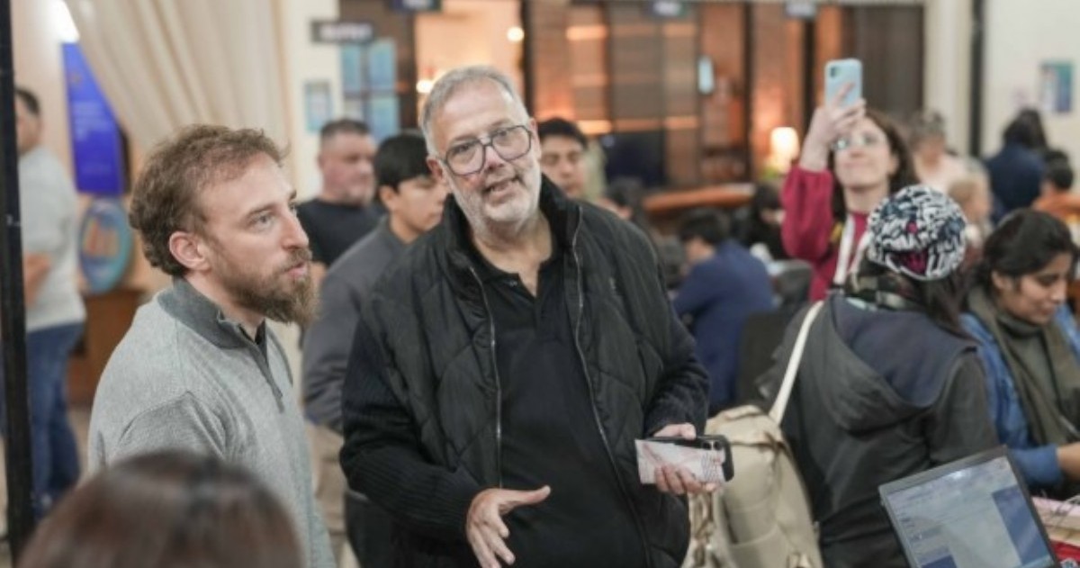 Federico Otermín recorrió la Feria del Libro Cristiano junto a referentes religiosos y remarcó la importancia de fortalecer los espacios de encuentro en el distrito.