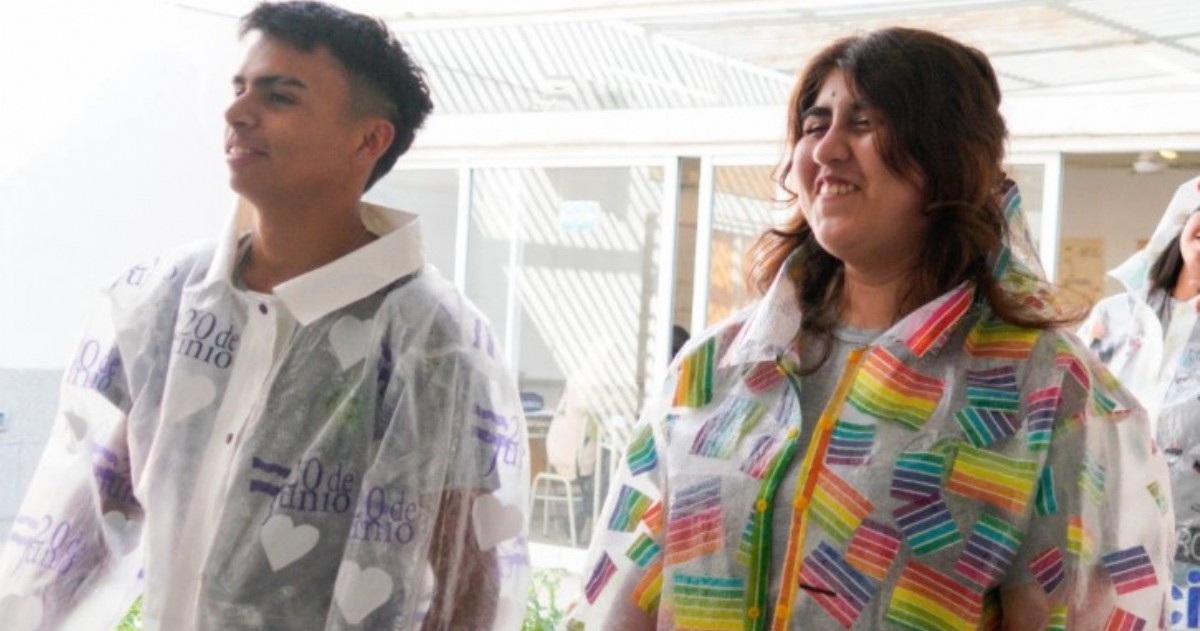 En Rosario, los alumnos de la Escuela Técnica número 539 encontraron la forma de convertir plásticos en objetos de diseño.