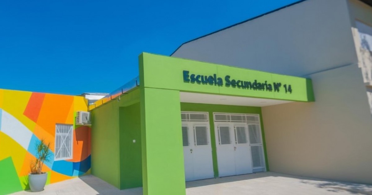 El municipio informó la finalización de obras integrales en la Primaria número 3, la Secundaria número 14 y la EPA número 708. Los trabajos se realizaron con financiamiento local a través del Programa Municipal de Ayuda a Escuelas Provinciales.
