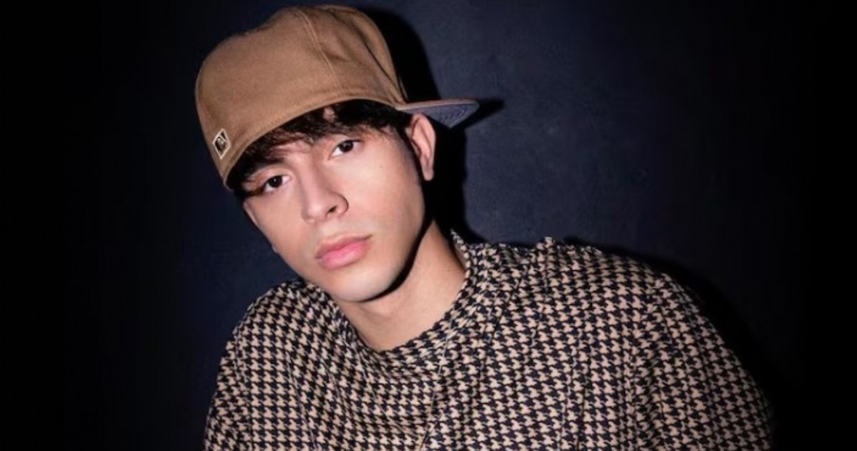 A seis meses de su separación de Ángela Torres, comenzaron a circular imágenes y coincidencias en redes sociales que lo vinculan con Stef Jegier, una joven modelo y azafata televisiva.