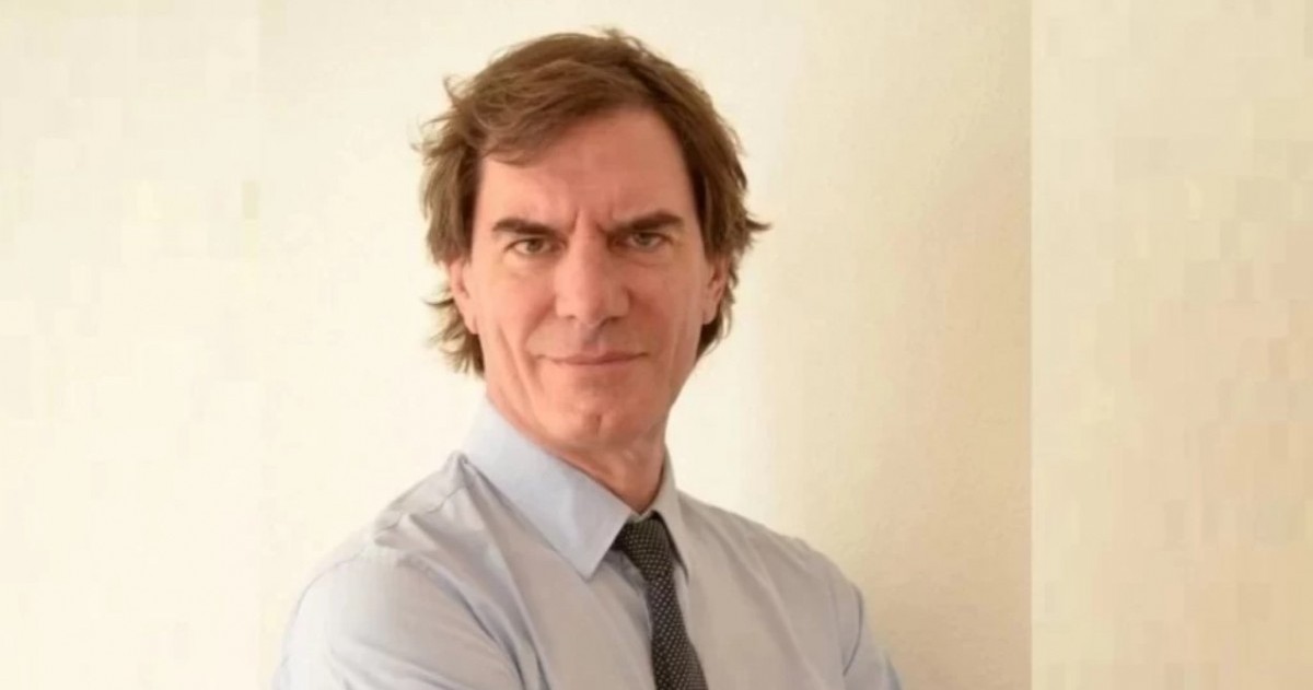 El exsecretario de Cultura y exministro porteño reveló su diagnóstico en un nuevo ciclo de entrevistas, donde compartió su identificación con Martín Caparrós, también afectado por la misma enfermedad.