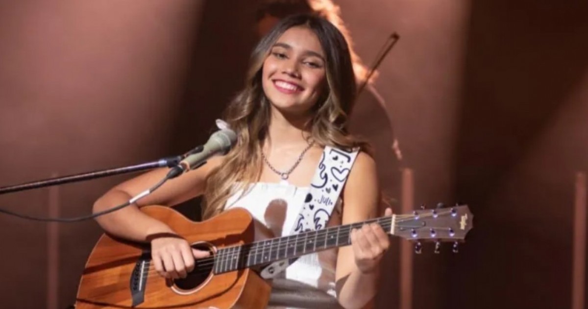Juli Obregón presentó “Ojos tristes” junto a FAQU en una colaboración enfocada en vínculos inconclusos y emociones íntimas.