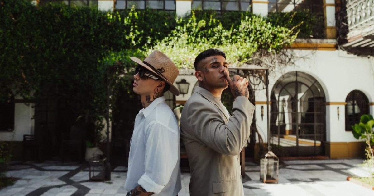 C.R.O y Homer El Mero Mero, integrantes de Bardero$, volvieron a trabajar juntos en “Mala Vida”, un disco de seis canciones que abre una nueva etapa para el dúo.