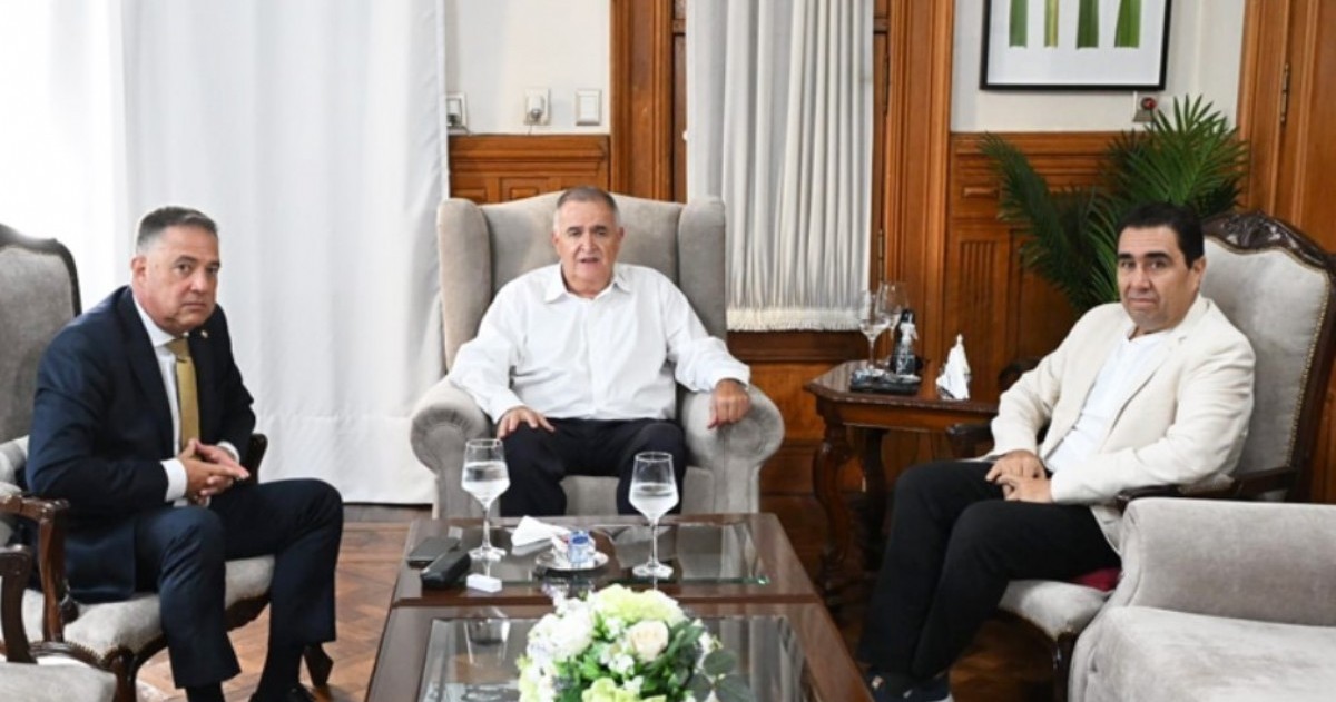 El gobernador mantuvo un encuentro con el presidente subrogante de la Legislatura y el secretario del cuerpo para coordinar la organización del acto del 1 de marzo y el proceso para designar al próximo Defensor del Pueblo.