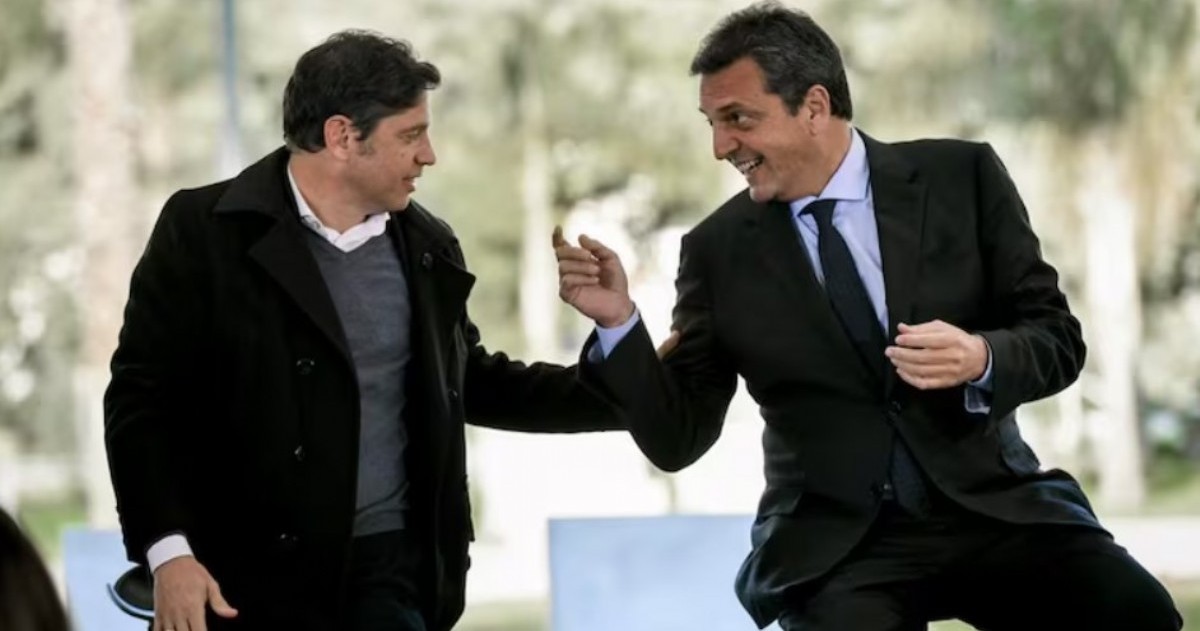 Sergio Massa, Axel Kicillof y Máximo Kirchner encabezaron la reunión con gobernadores y legisladores peronistas en la que se analizó el plan económico.