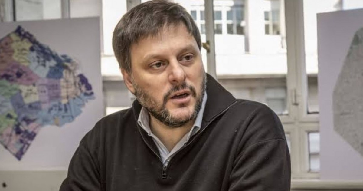 Leandro Santoro, legislador de la Ciudad de Buenos Aires, detalló en Radio 10 los cambios que introduce la nueva normativa sobre cobranzas extrajudiciales.