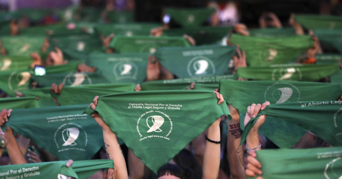 La adolescente dijo que quería un aborto porque “todavía no es económicamente estable y que primero quiere poder estar sola”, según el fallo de Casanueva.