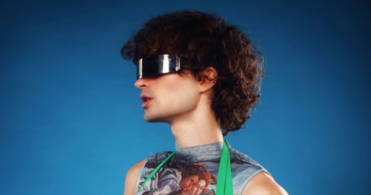 Tras agotar funciones en vacaciones de invierno y lanzar una Live Session desde México, el artista dará su primer show con banda completa en la ciudad.