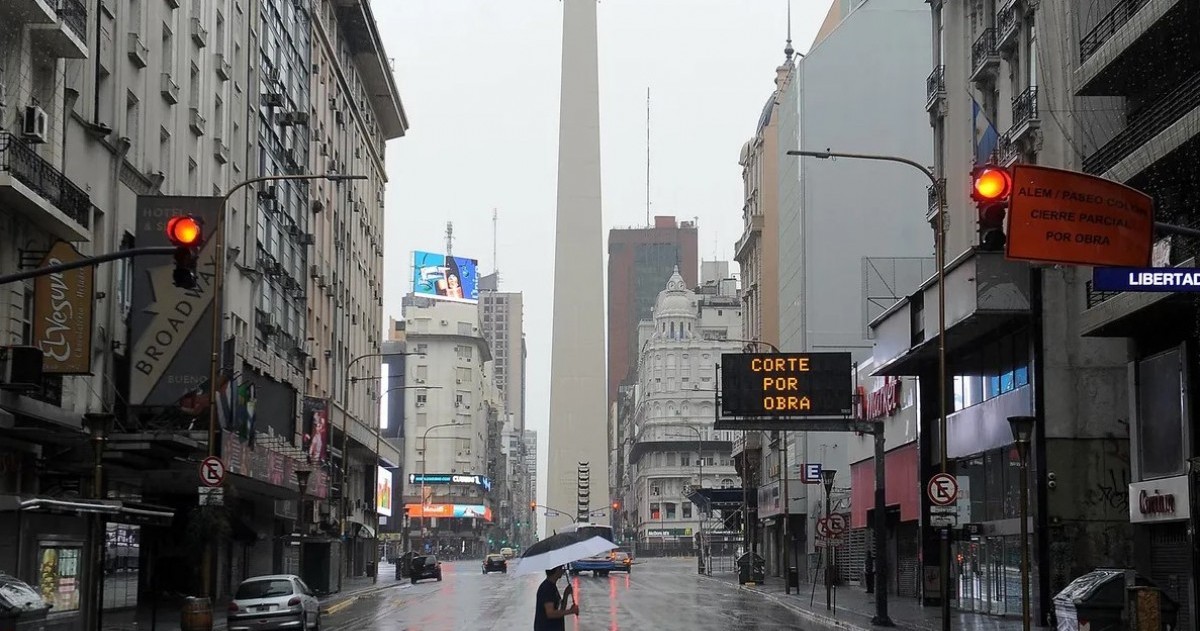 La vocera del Gobierno porteño, Laura Alonso, informó que en menos de cuatro horas cayó el equivalente al promedio de todo octubre. Villa Devoto fue la zona más afectada, con 155 milímetros acumulados.