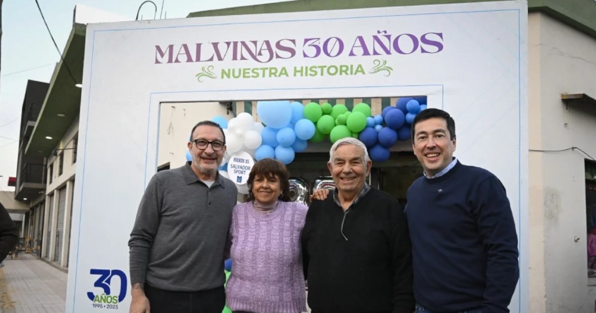 En el marco de los 30 años del distrito, el municipio reconoció a la tradicional tienda de Salvador y Maia, destacando su compromiso con el desarrollo comercial y comunitario.