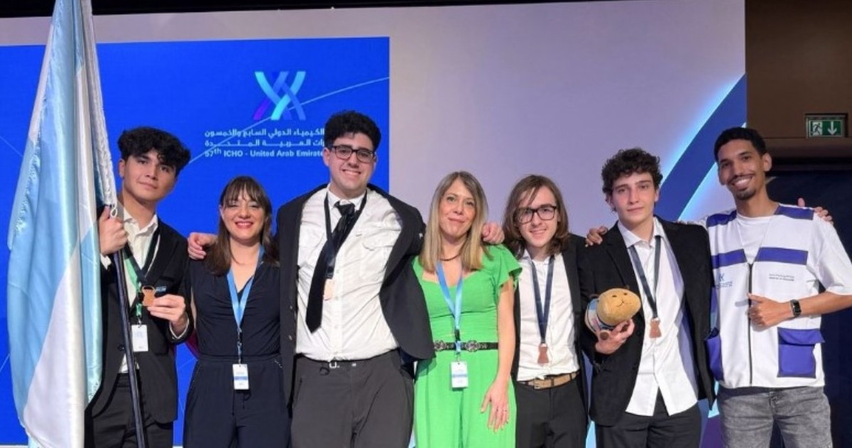 Ariel Grillo y Alejandro Ferreyra obtuvieron medallas de bronce en Dubái y marcaron un hito para el Instituto Politécnico de Rosario.