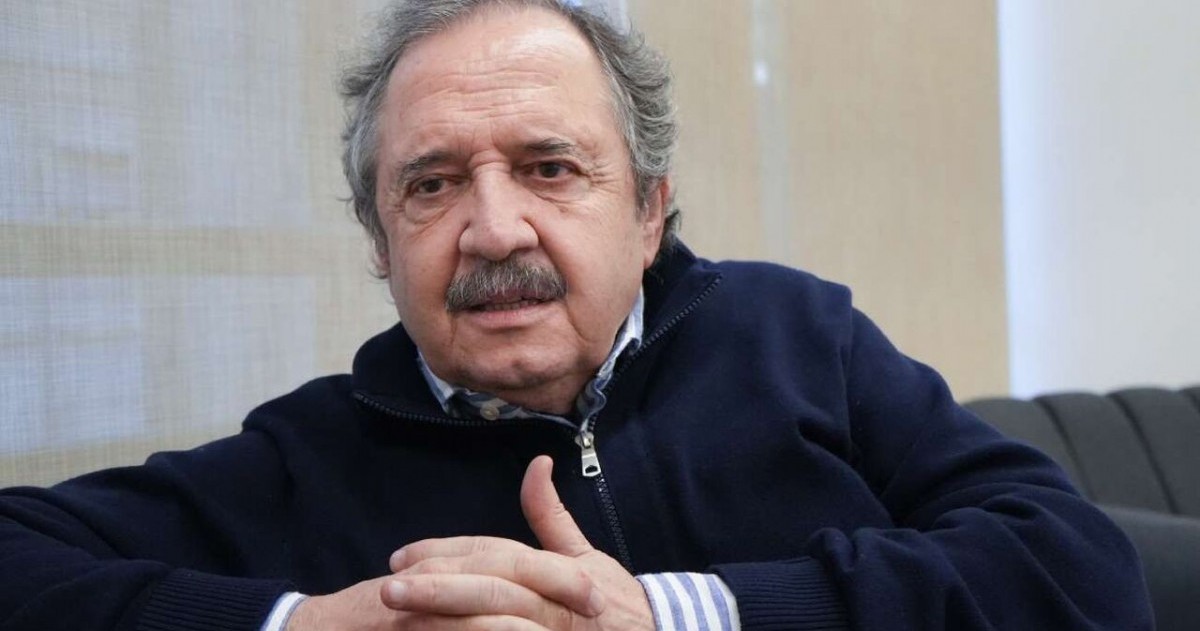 El dirigente radical acusó al Presidente de “degradar la política” y consideró que La Libertad Avanza es el gobierno menos republicano desde 1983.