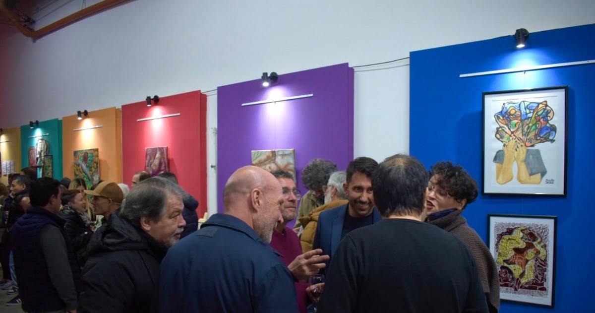 Una nueva plataforma gratuita para artistas del distrito fue lanzada este viernes en Villa Lynch.