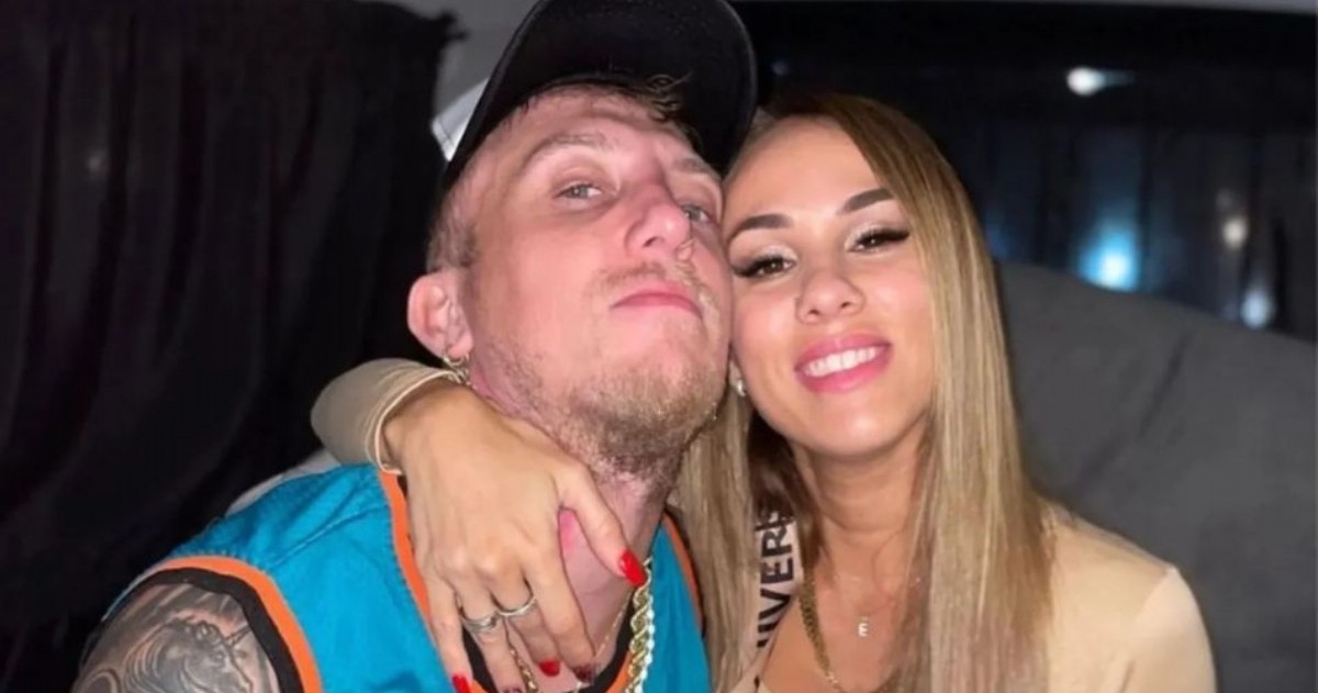 El cantante habló del fin de su relación con la bailarina, respondió con ironía a las acusaciones y aseguró que, aunque tiene cosas para contar, prefiere callar por respeto.