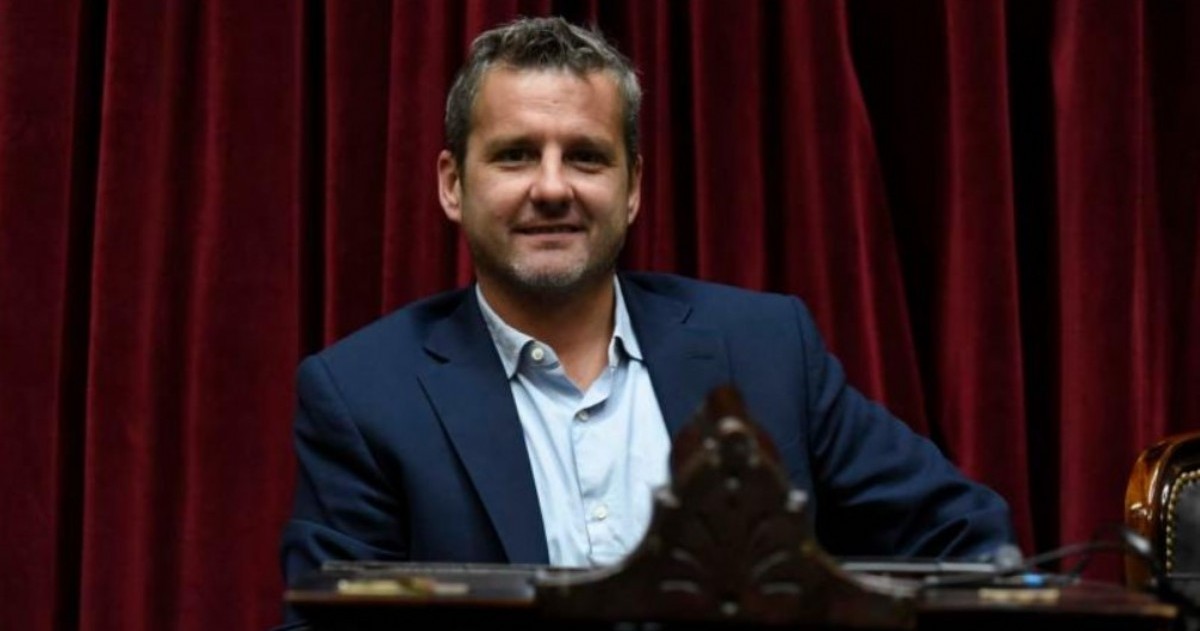 El diputado aparece en una lista de funcionarios y referentes oficialistas que accedieron a créditos millonarios de la banca pública en plena gestión de Javier Milei, lo que reaviva el debate por el uso del Estado.