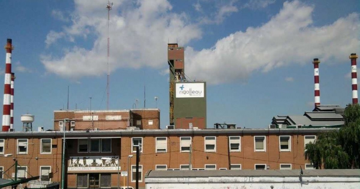 La empresa de Berazategui opera al 60 por ciento de su capacidad tras pérdidas por 5.500 millones de pesos en 2025 y reconfigura su modelo de negocio en medio de la caída del consumo.