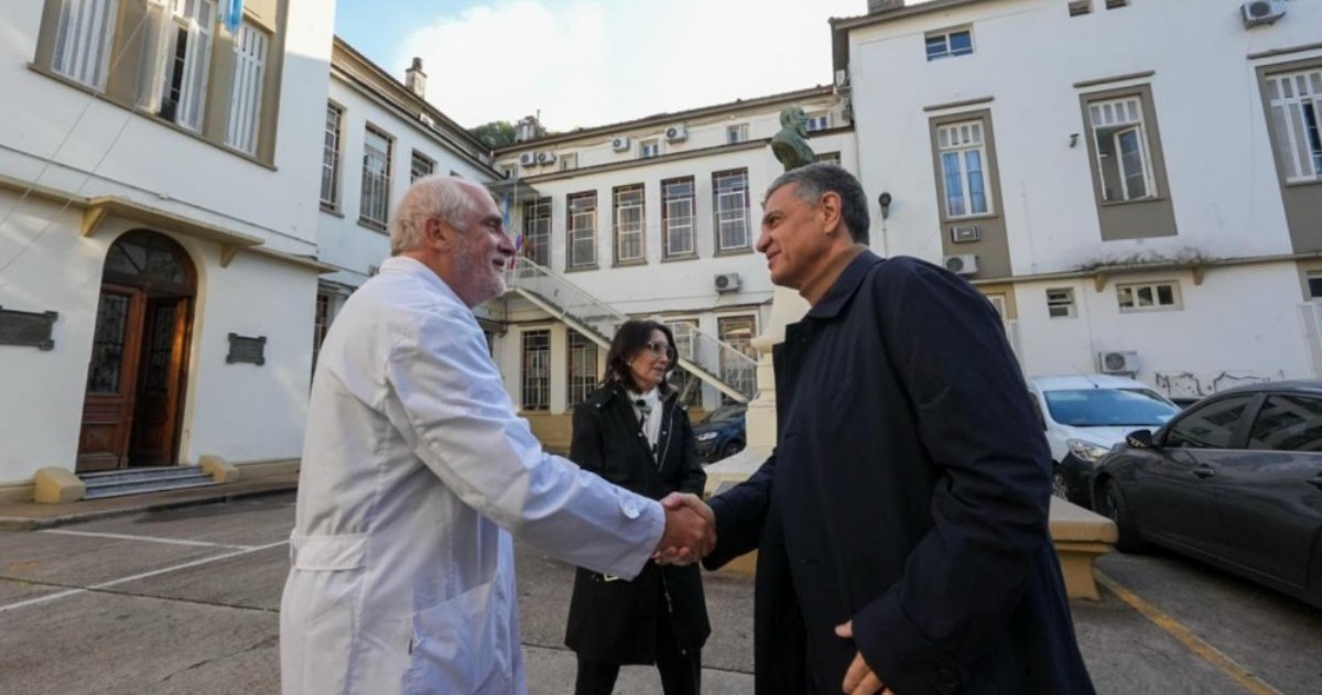 Profesionales del Hospital de Niños Dr. Ricardo Gutiérrez y del Hospital Cosme Argerich llevaron adelante el primer trasplante renal pediátrico conjunto entre hospitales públicos del Gobierno de la Ciudad.