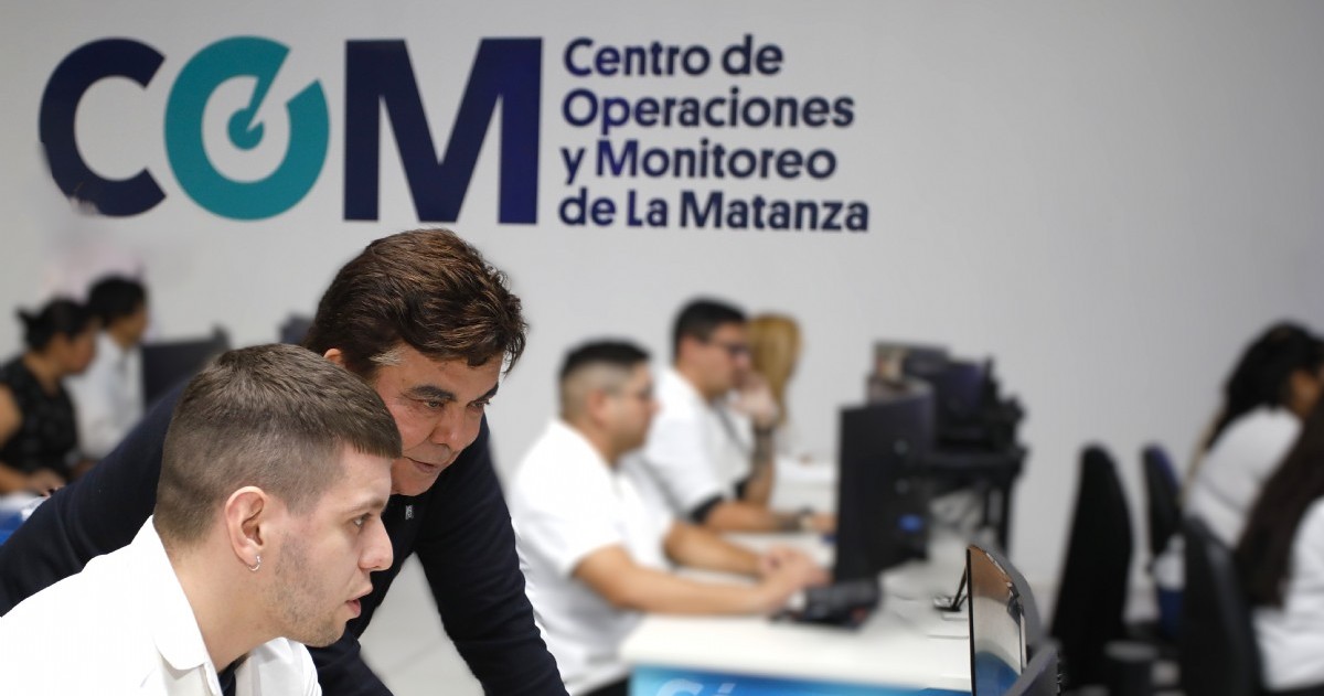 El intendente Fernando Espinoza encabezó la presentación del Sistema Multiagencia, una herramienta que incorpora inteligencia artificial y coordina en tiempo real la atención de emergencias.