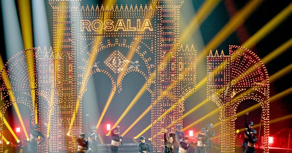 Rosalía durante su actuación en los prermios de la MTV. (Fuente: El Pais)