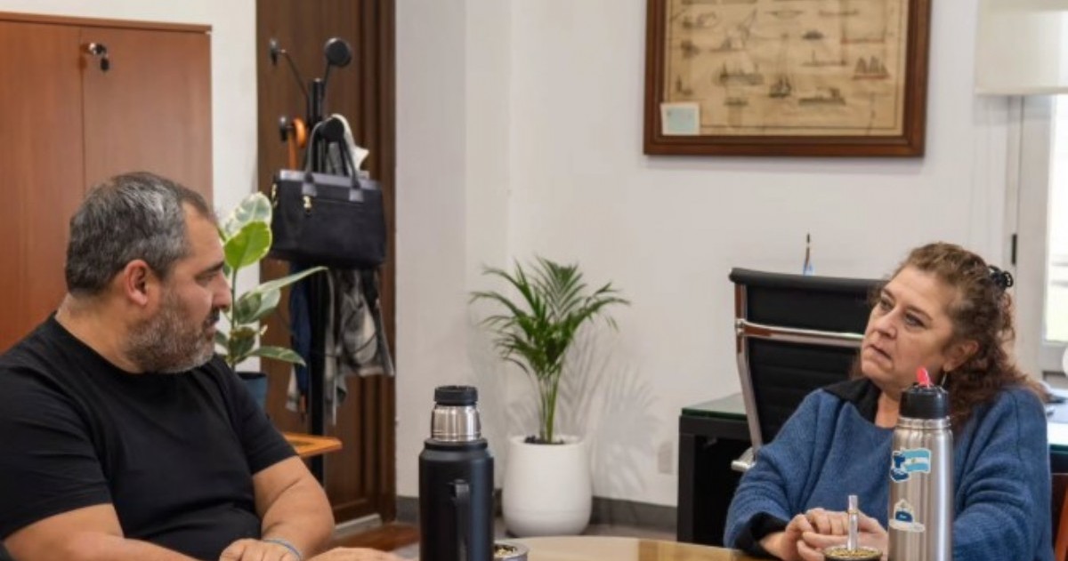 Susana González recibió al diputado provincial Juan Martín Malpeli en las instalaciones del Puerto La Plata.