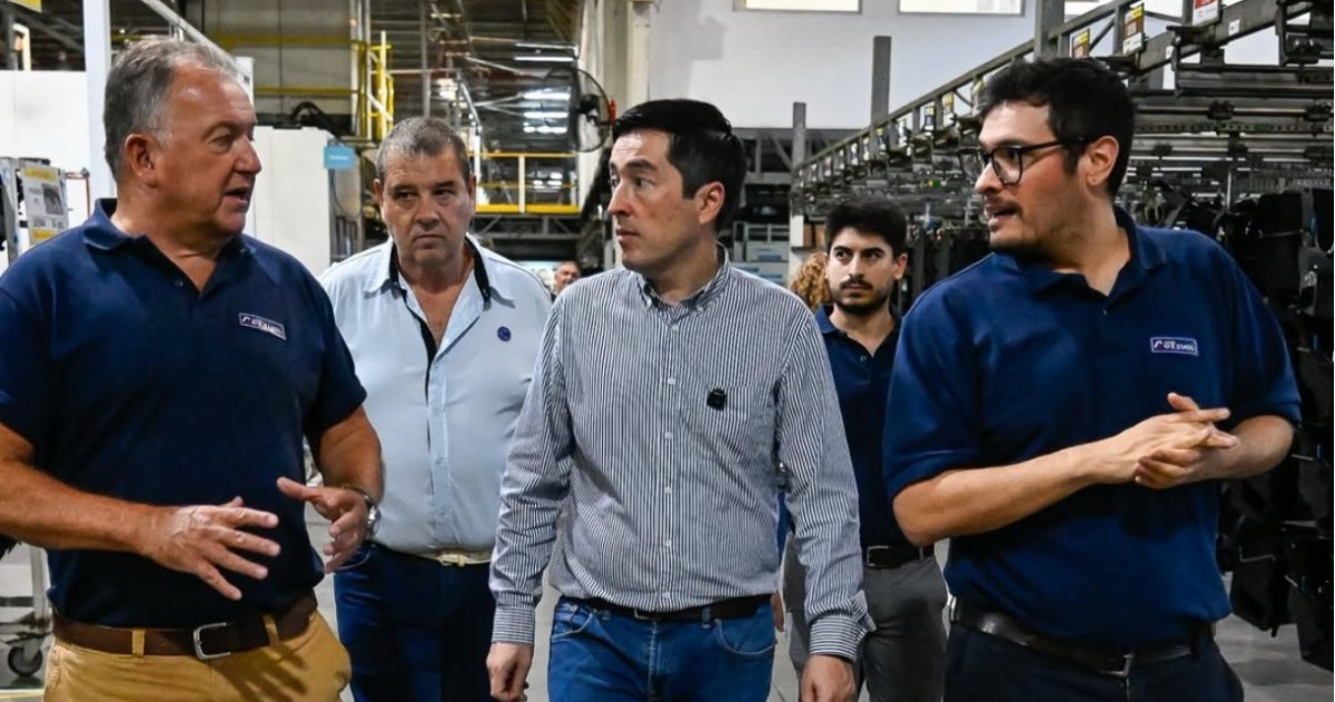 El intendente de Malvinas Argentinas participó de la habilitación del tramo entre Le Corbusier y Frank Lloyd Wright junto a la firma CIMEPRO S.A., que produce polímeros para la industria automotriz.