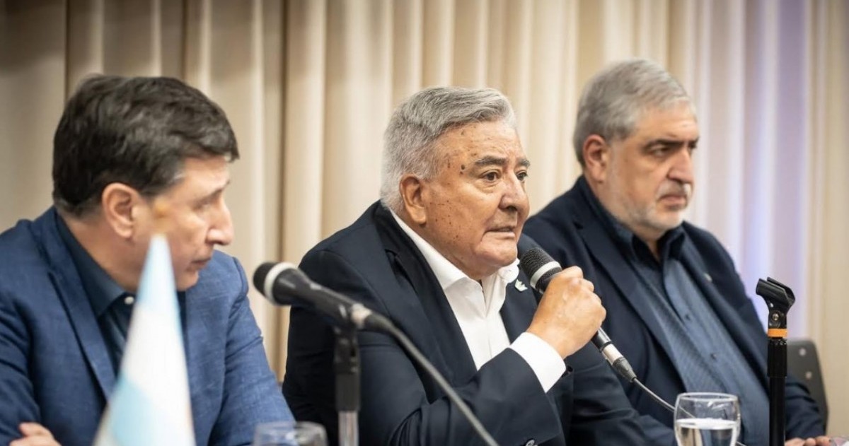 Julio Rubén Ledesma encabezó en Morón la jornada organizada por SEOCA para analizar el endeudamiento que atraviesan trabajadores y jubilados.