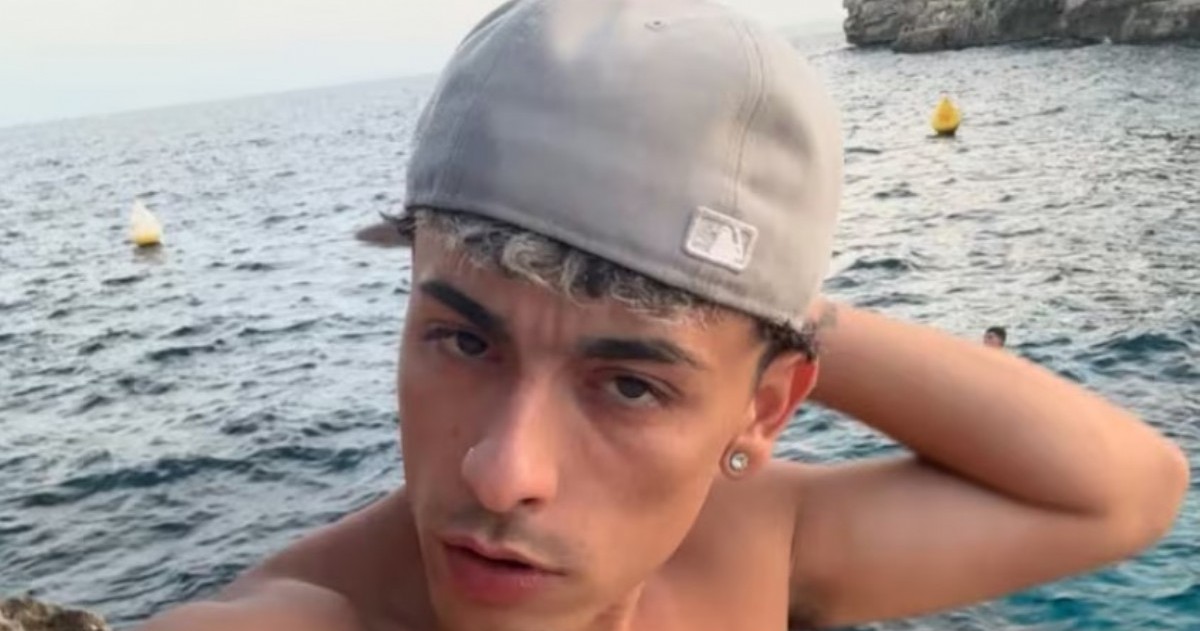Trueno participó de un desafío callejero en Nueva York y acertó las tres canciones que le pusieron para escuchar.