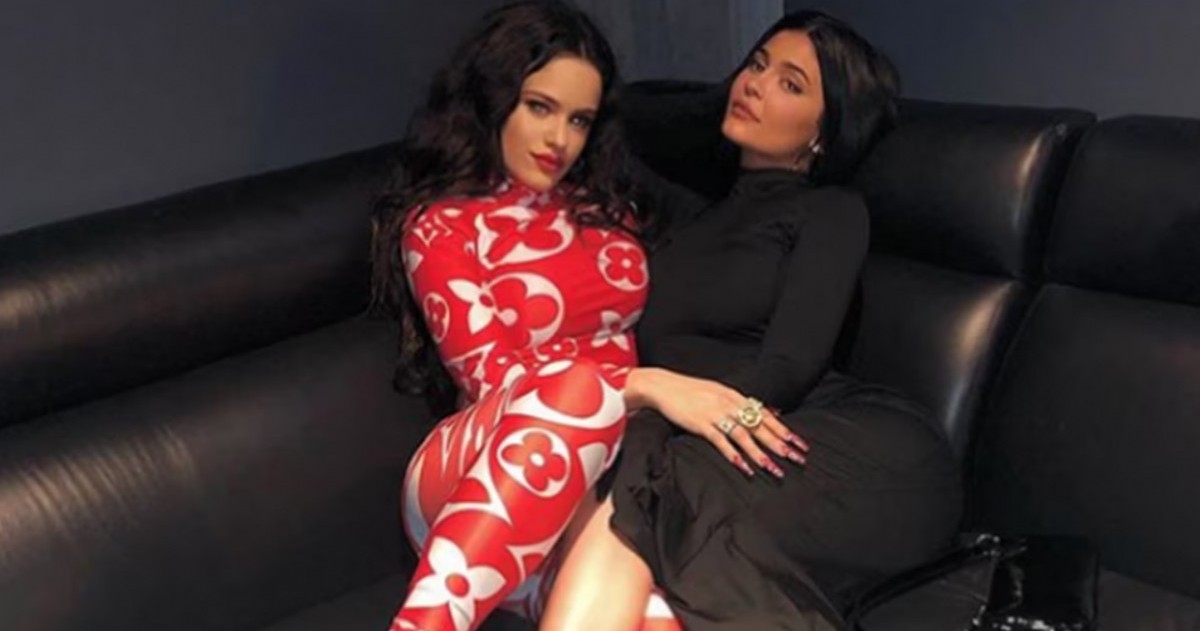 Rosalía y Kylie Jenner.
