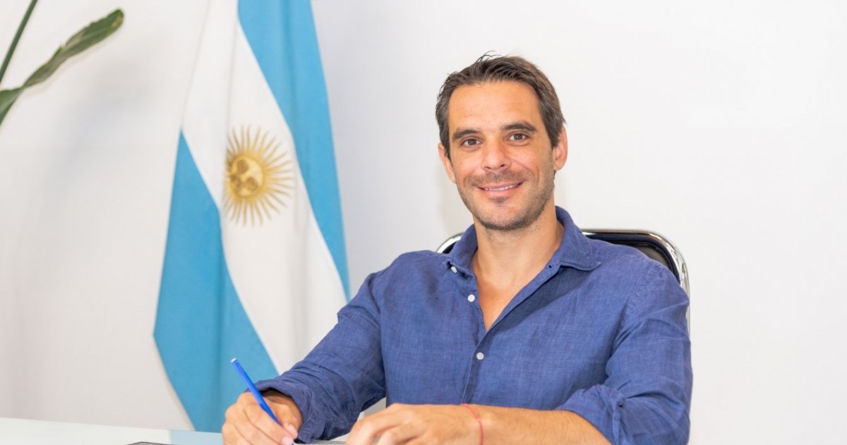 El exintendente de San Nicolás habló de una “decisión política”, cuestionó la gestión del conflicto y reclamó previsibilidad para docentes y alumnos.