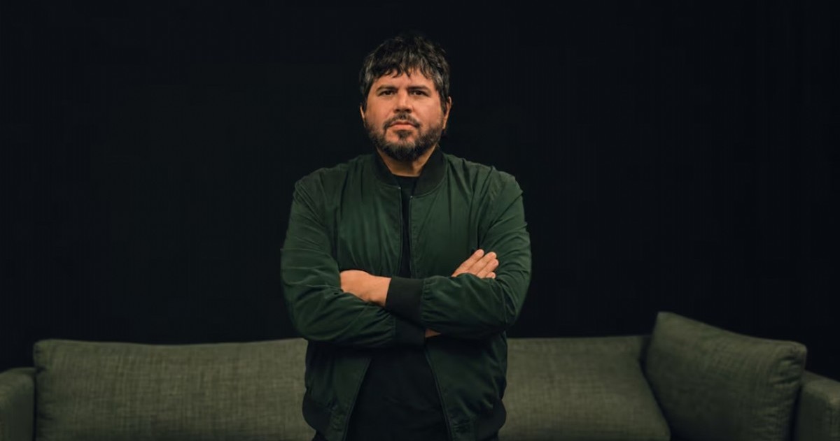 Santiago Motorizado se presentará el viernes 4 de diciembre en Deseo Club, en Buenos Aires, para cerrar el año con las canciones de su primer álbum solista, El Retorno.
