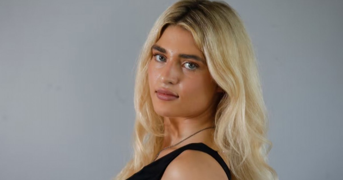 El ex participante Alan Simone dejó entrever en un vivo que se está “conociendo” con la influencer. No dieron nombres, pero las miradas lo dijeron todo.