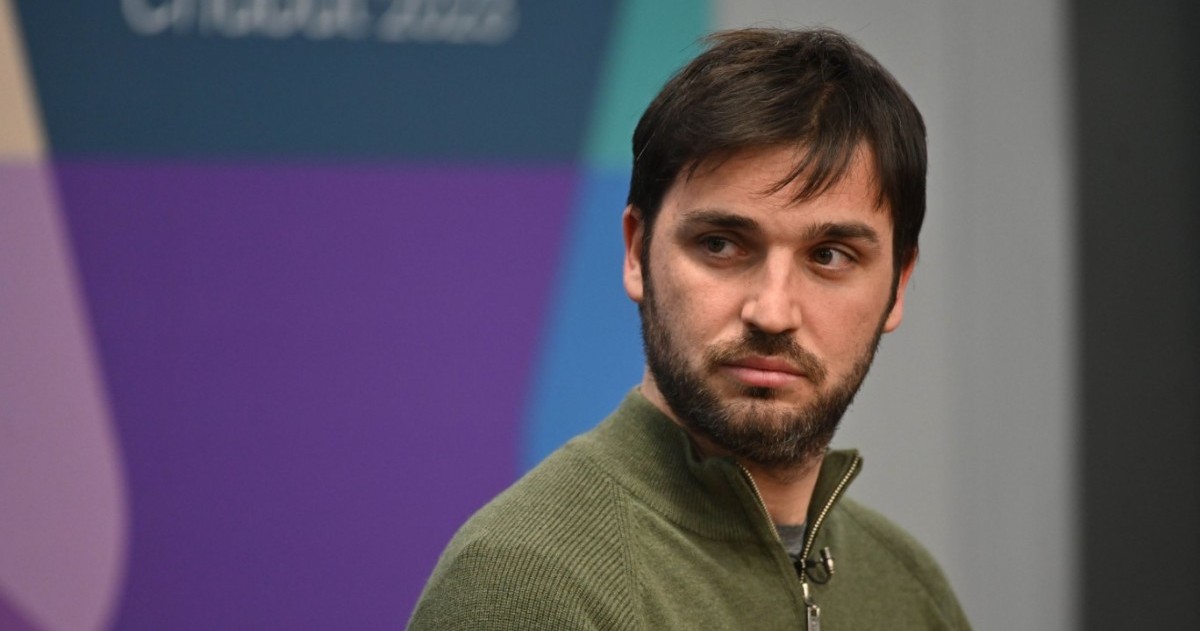 Medios nacionales eliminaron artículos que denunciaban el gasto en pauta digital del gobernador chubutense.