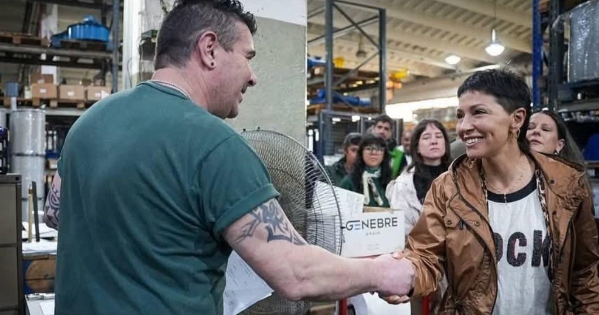 La intendenta de Quilmes recorrió la planta de Bernal Oeste junto a Ceci Soler y advirtió sobre las dificultades que enfrentan trabajadores e industrias.