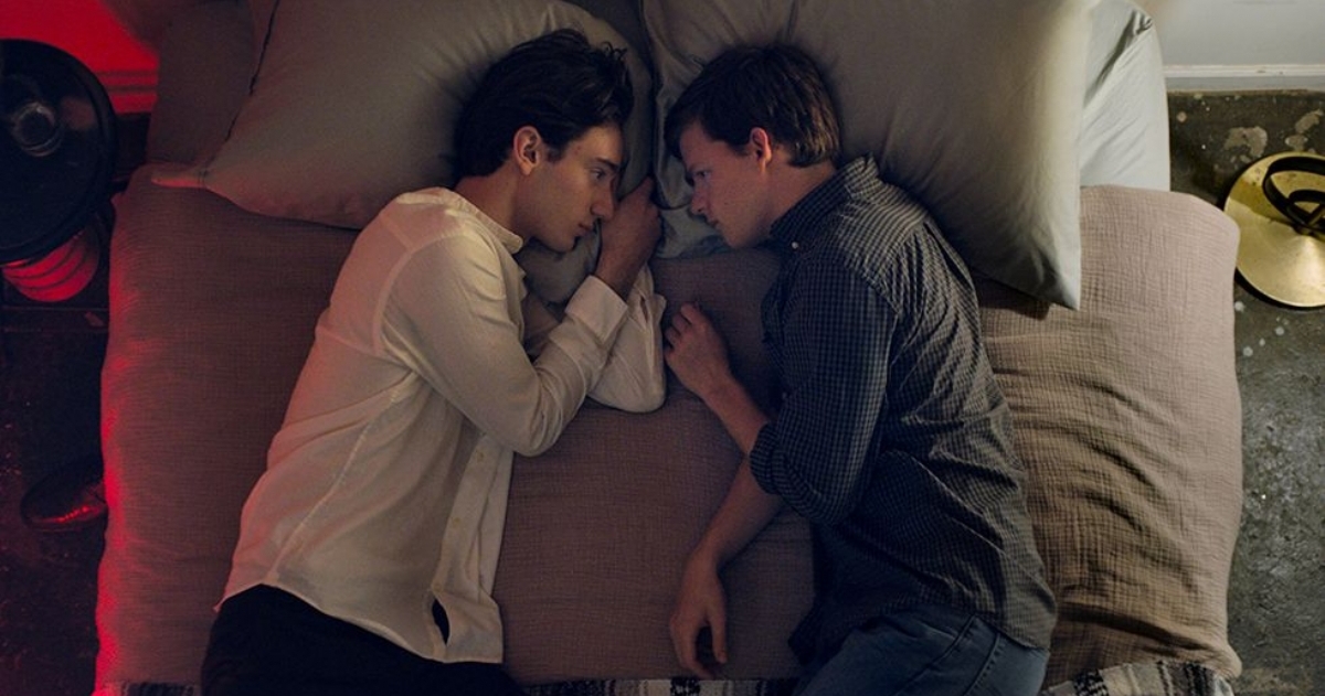 IDENTIDAD BORRADA.

¿De qué va? Adaptación cinematográfica de la novela homónima del autor estadounidense Garrard Conley que narra su propia experiencia personal viviendo en un campamento de conversión sexual al que sus padres, una famili